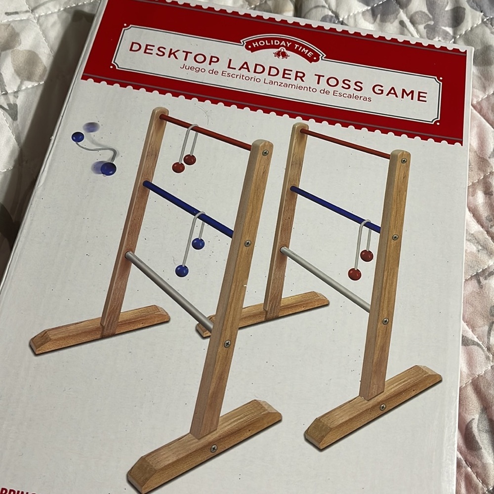 Desktop Ladder Toss game - Picture 2 of 5